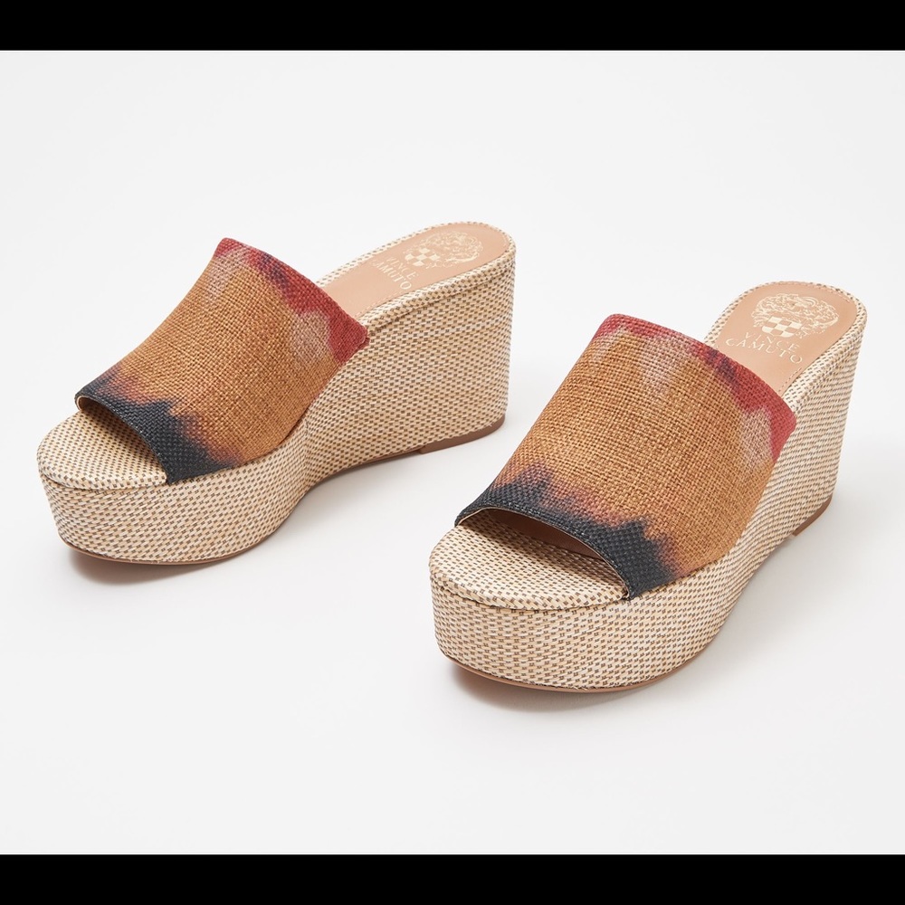 Vince Camuto Gadgen Wedges